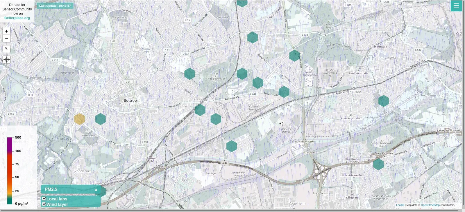 Karte von Sensor.Community im Raum Bottrop: farbige Waben zeigen die PM2.5-Werte der einzelnen Sensoren, links eine Farbskala von 0 bis 500 µg/m³